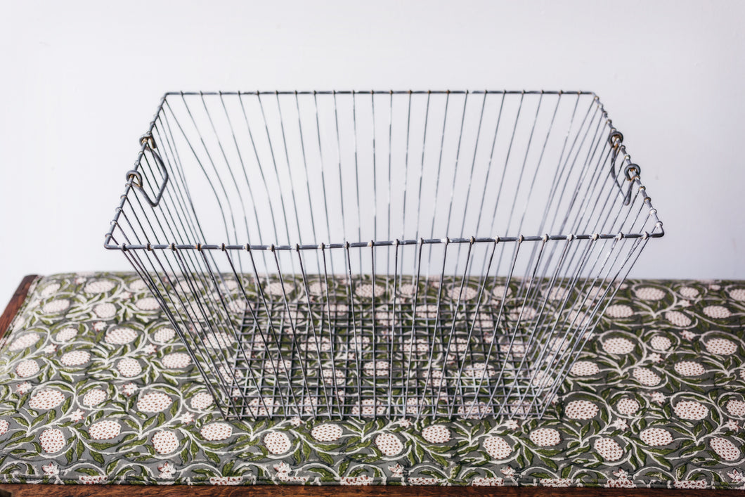 Vintage - Wire Laundry Basket